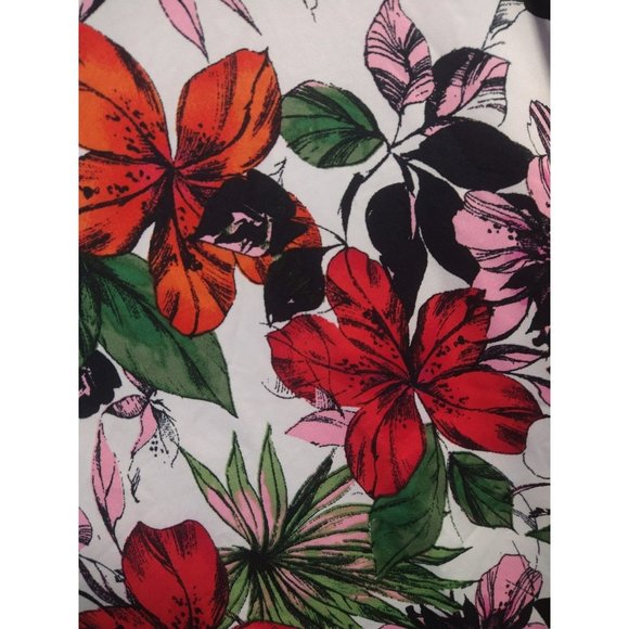 Plus Size Long Length Tropical Floral Blouse Size 3X with front lace up tie - Picture 6 of 7